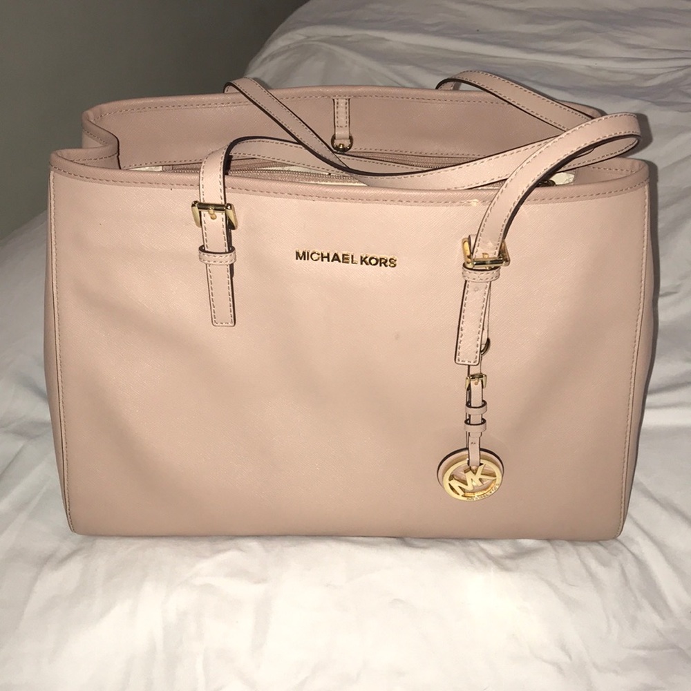 Micheal Kors Purse